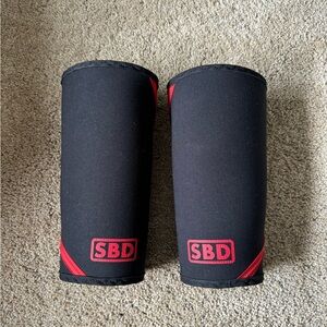 SBD weightlifting knee sleeves